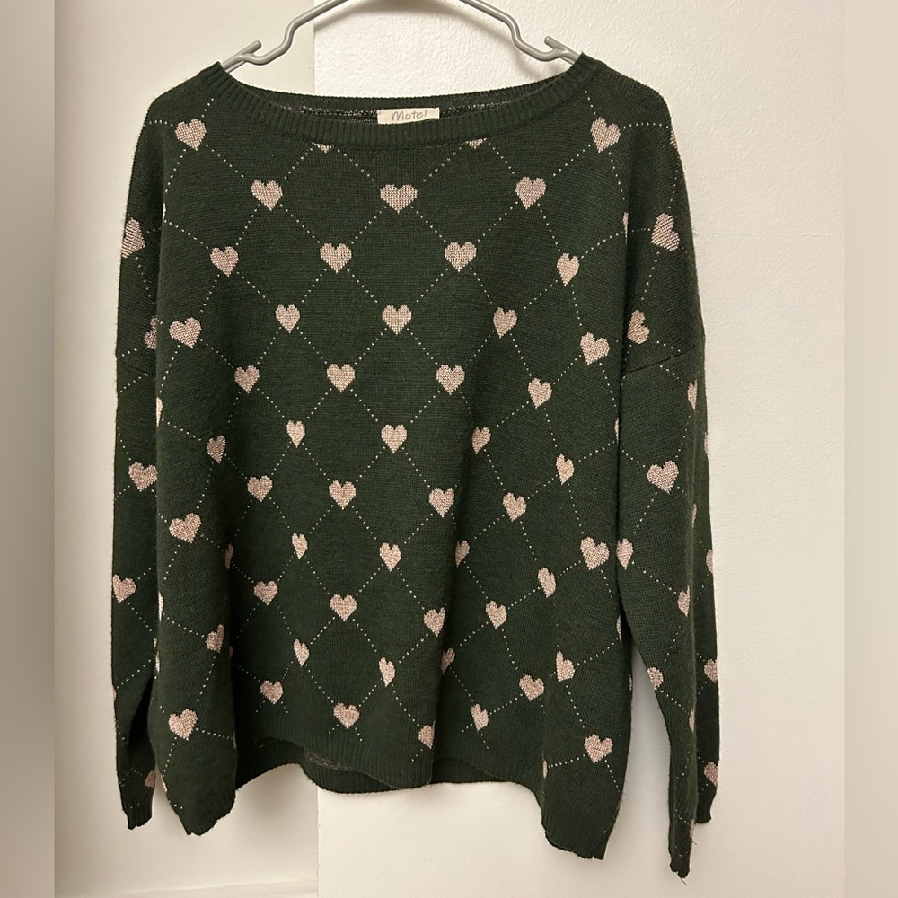 selling this beautiful quality heart print sweater